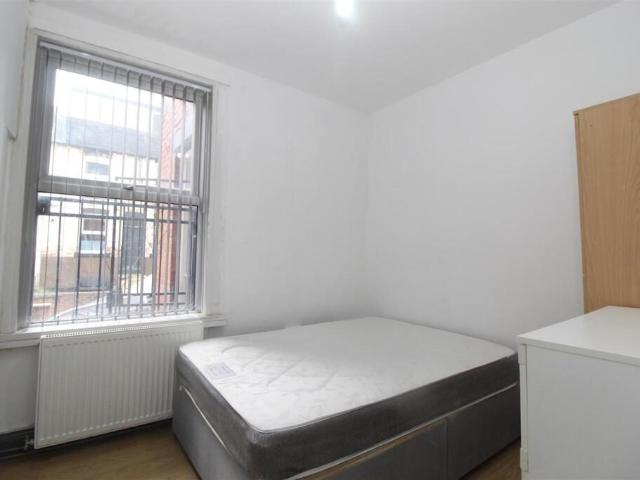 House for rent in Hyde Park, West Yorkshire