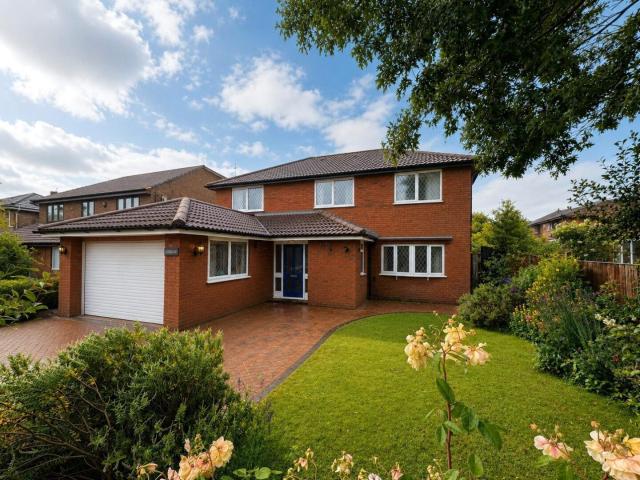 House for rent in Calderstones