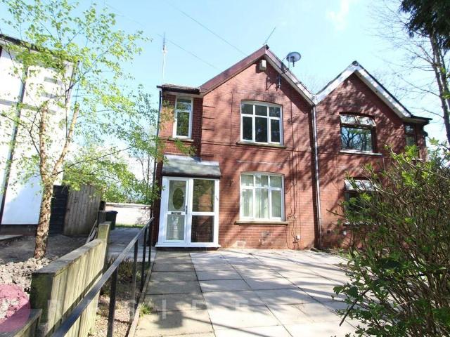 House for rent in Burnedge, Greater Manchester