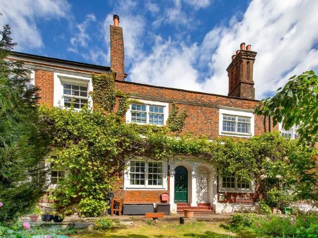 House for rent in Mortlake, Greater London