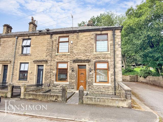 House for rent in Kirklees, Bury