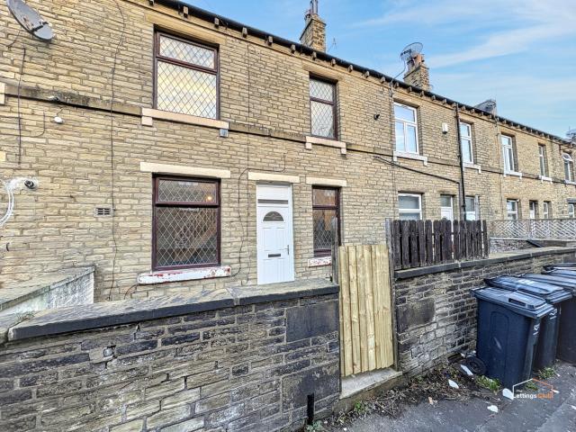 House for rent in Halifax, Calderdale