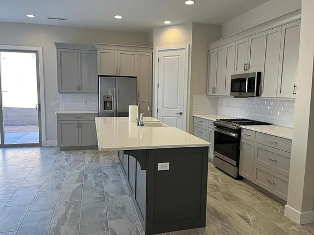House for rent in Saint George