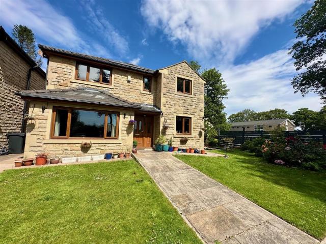 House for rent in Halifax, West Yorkshire