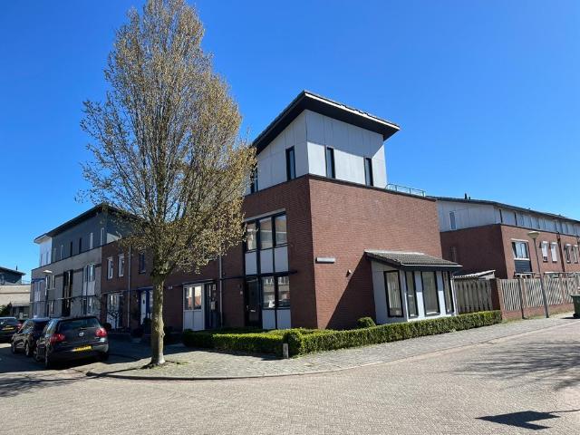 Woning te huur in Maasoever, Bosch