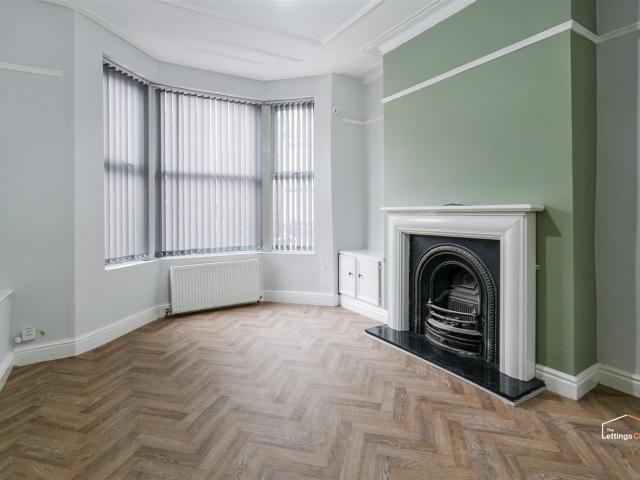 House for rent in Calderstones