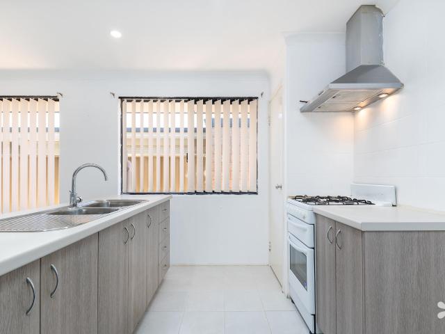 House for rent in Seville Grove, Western Australia