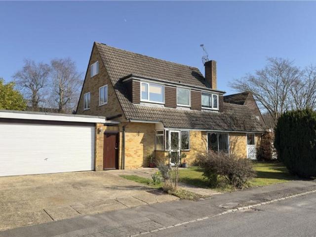 House for rent in Penn, Knotty Green