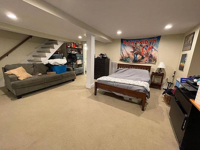 House for rent in Somerville