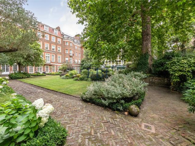 House for rent in Mayfair, Greater London