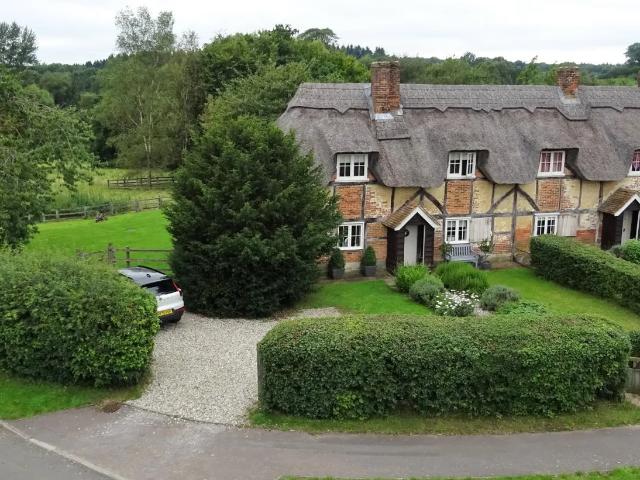House for rent in Upper Woolhampton, West Berkshire