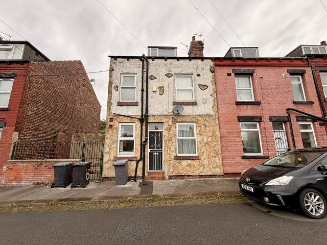 House for rent in East End Park, West Yorkshire