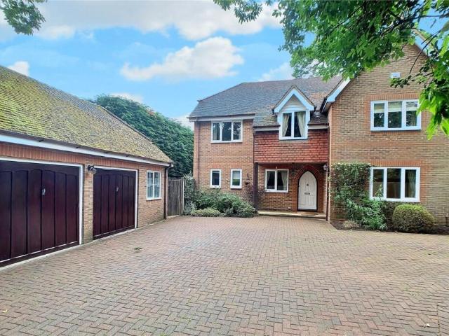 House for rent in Durnford Farm, Woking