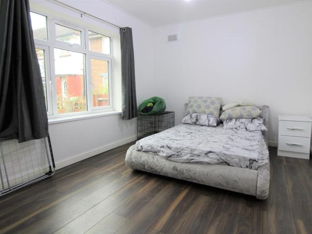 House for rent in London Borough of Ealing, Greater London