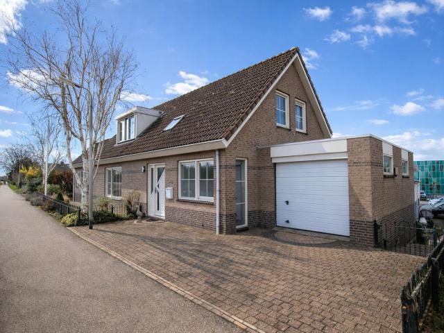 Woning te huur in Nieuwe Wetering, Zuid Holland