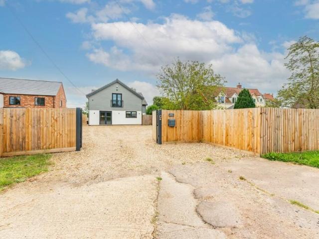 House for rent in Burgh St Peter, Norfolk
