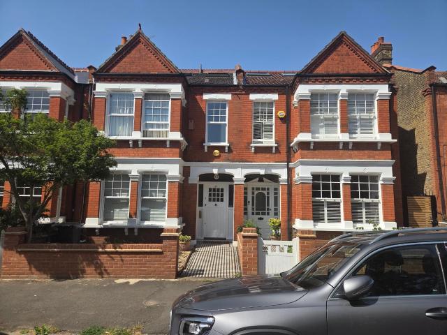 House for rent in London Borough of Hounslow, Greater London