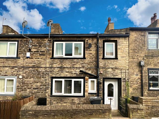Apartment for rent in Shelf, West Yorkshire