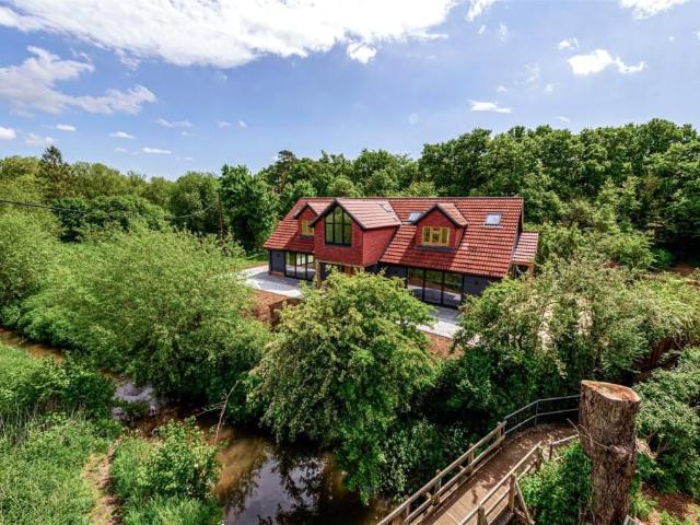 House for rent in Wrecclesham, Fole