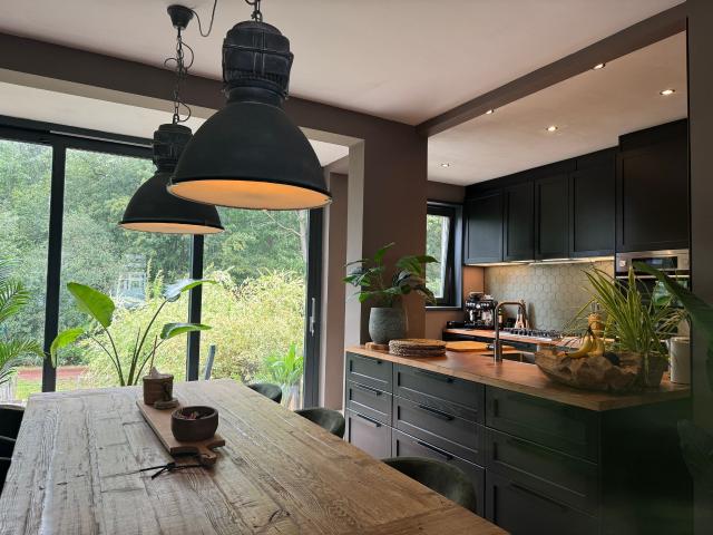 Woning te huur in Overschie, Rotterdam