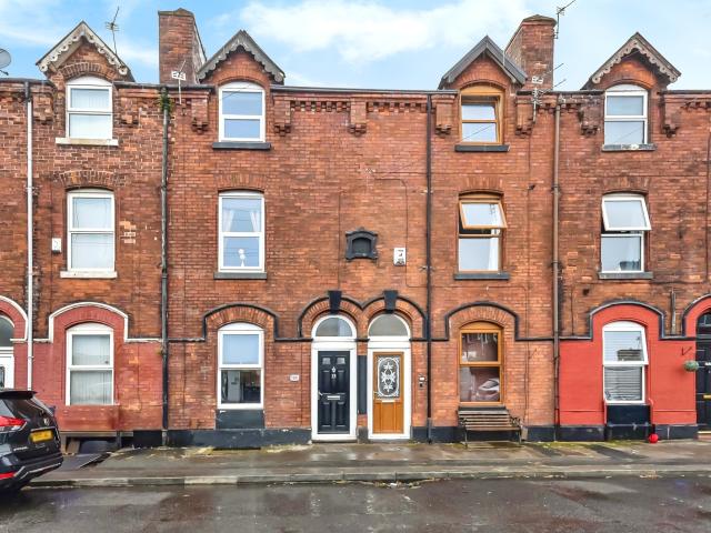 House for rent in Guide Bridge, Greenheys