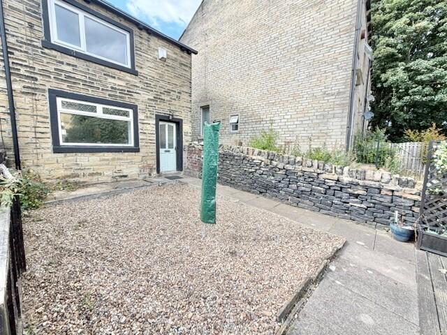 House for rent in Ovenden, Halifax