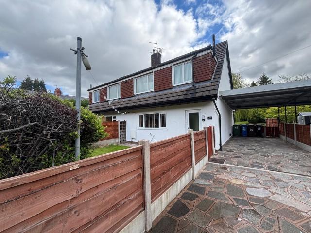 House for rent in Reddish, Greater Manchester