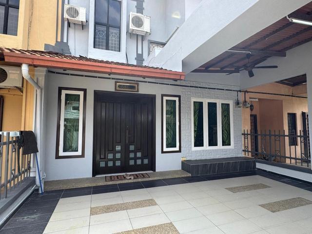Terraced House for rent in Malaka