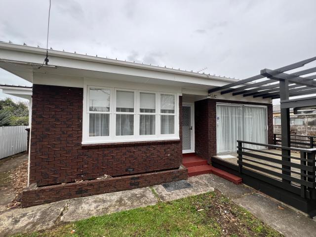 House for rent in Point England, Oroua County