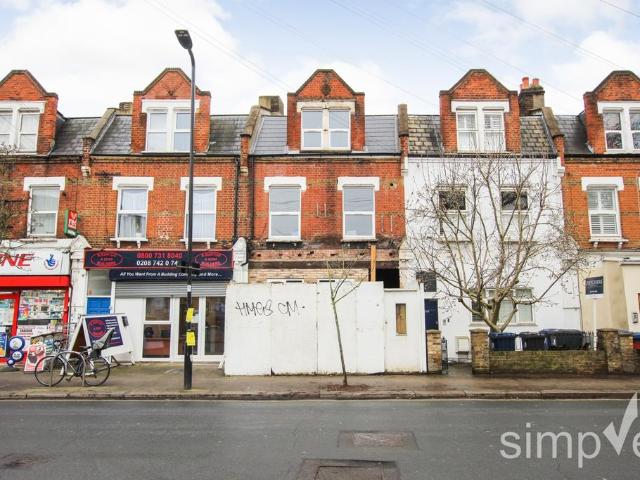 House for sale in London Borough of Ealing, Greater London