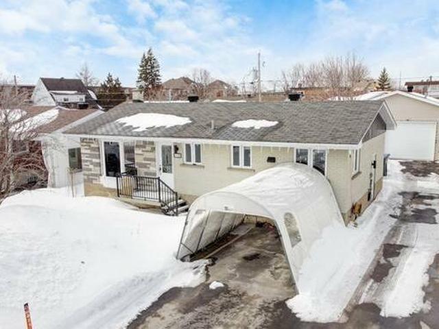 House for sale in Terrebonne
