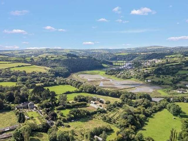 House for sale in Weir Quay, Devon