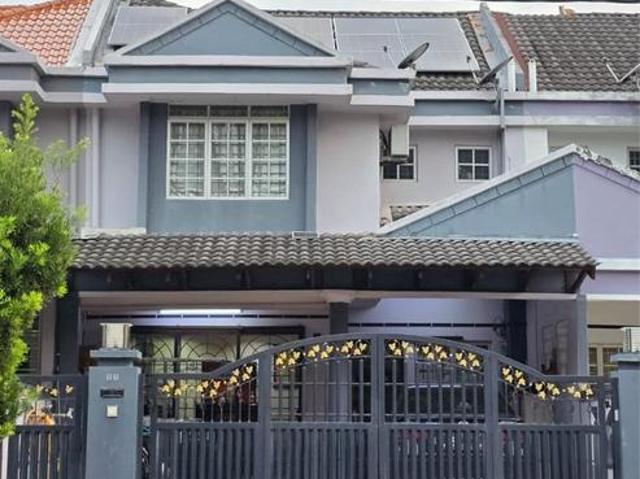 Terraced House for sale in Malaka
