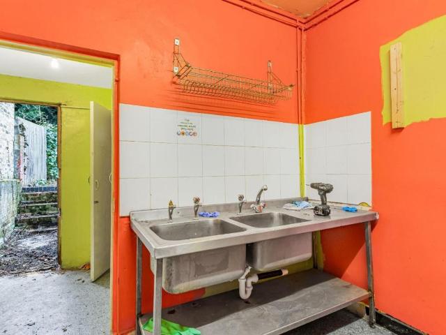 House for sale in London Borough of Lewisham, Forest Hill