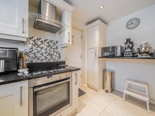 House for sale in Heol-las, Surrey