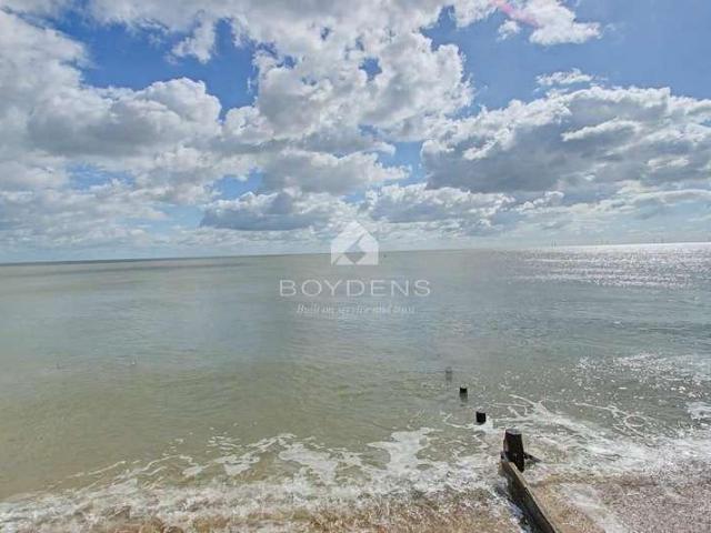 House for sale in Frinton and Walton, Dale Hill