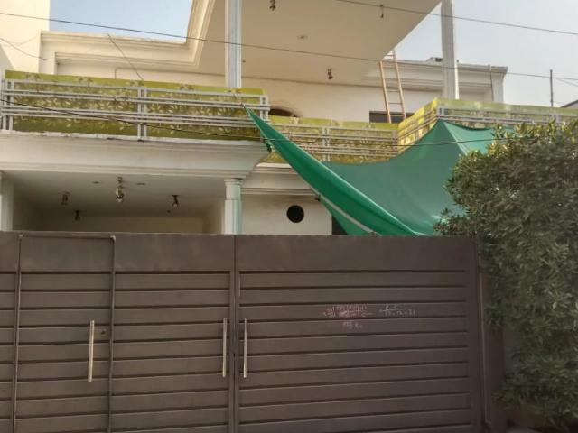 House for sale in Model Town