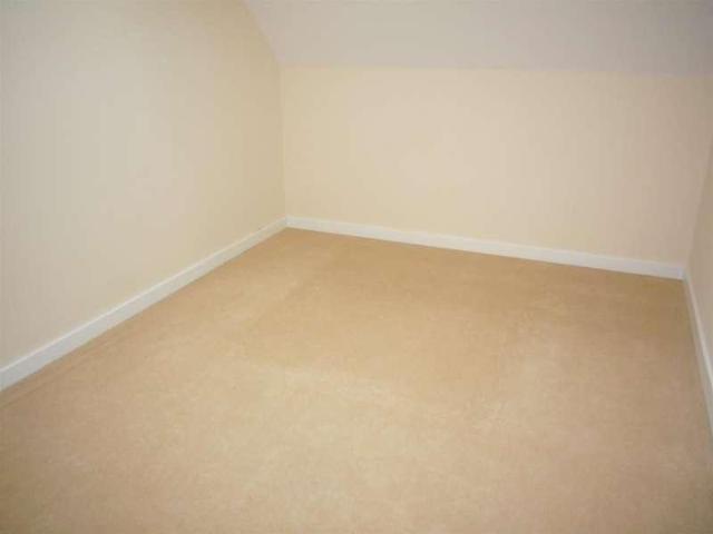House for sale in Barnsley, Upper Cudworth