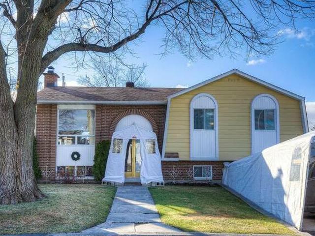 House for rent in Laval