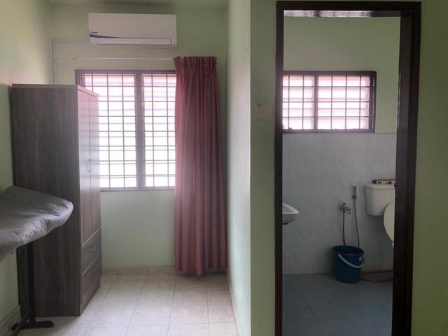 Terraced House for sale in Malaka