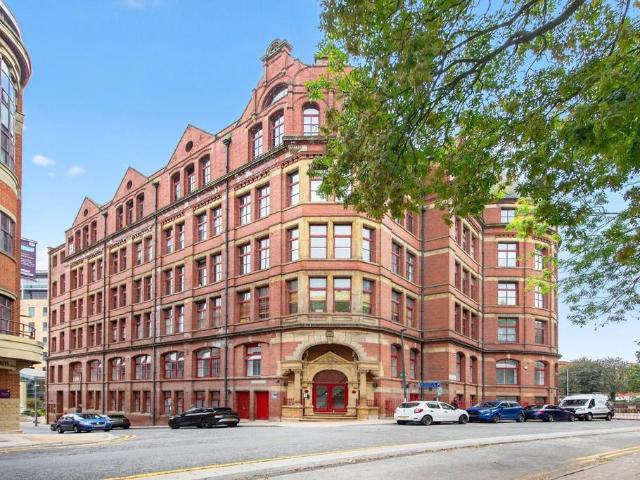 Flat for sale in Arena Quarter, Leeds
