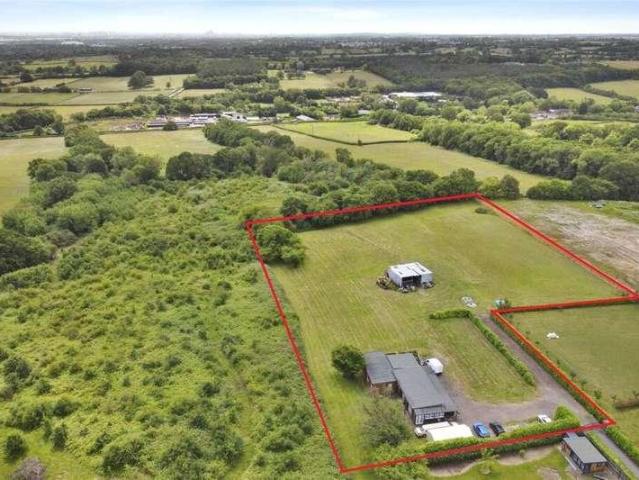 House for sale in Wormley West End, East Hertfordshire