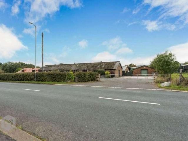 House for sale in Bradshaw, Lee Bank