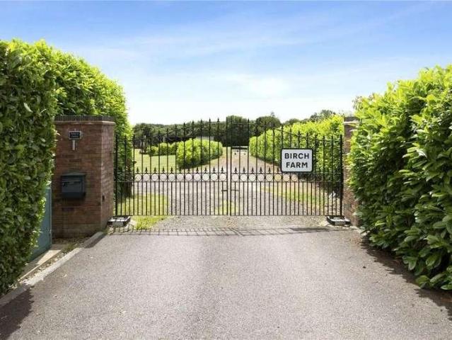 House for sale in Wormley West End, Colliers End