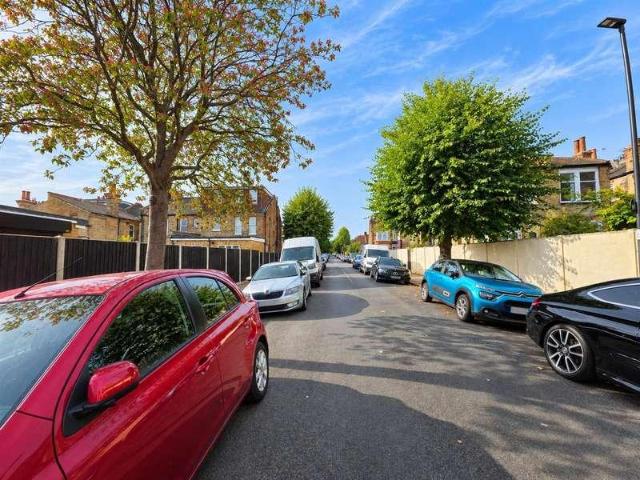 House for sale in Palmers Green, Greater London