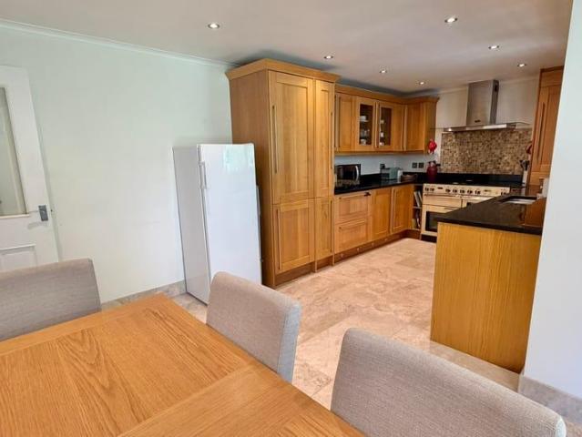 House for sale in Heol-las, Surrey