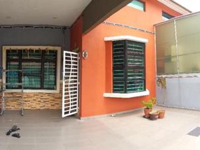 Terraced House for sale in Malaka