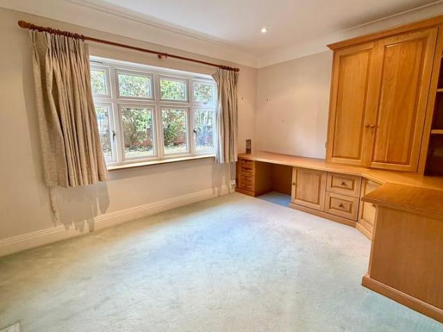 House for sale in Heatherside, Heol-las
