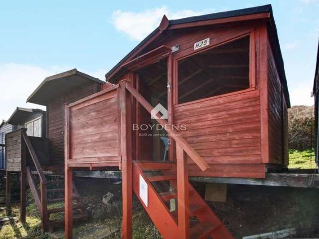 House for sale in Frinton and Walton, Dale Hill