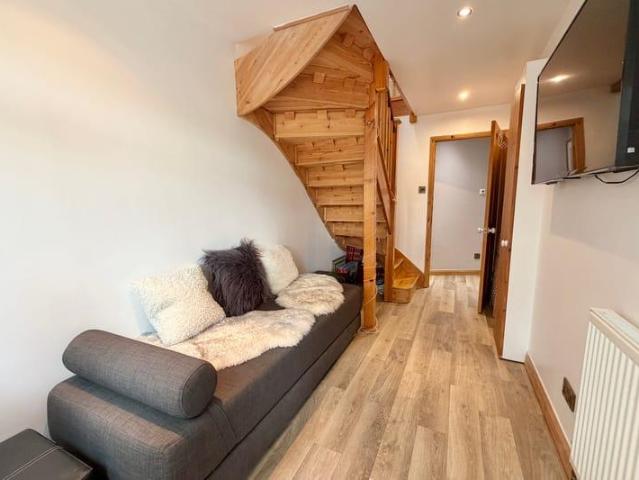 House for sale in Heatherside, Heol-las